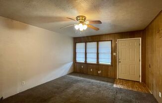 3 beds, 1 bath, $925