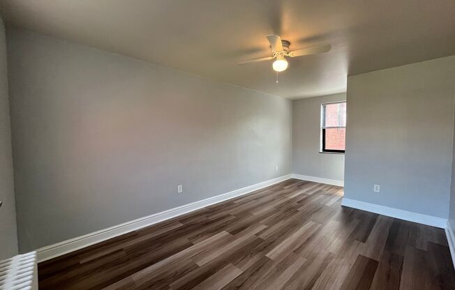 2 beds, 1 bath, 800 sqft, $1,720, Unit 6224 Fifth Ave. #212H