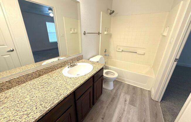 3 beds, 2 baths, $1,350, Unit UNIT 1077