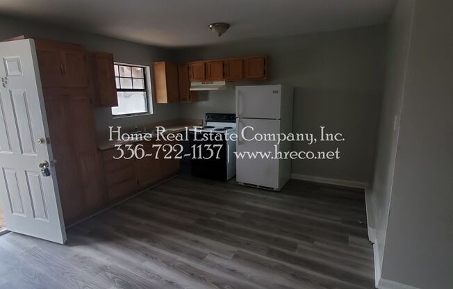 2 beds, 1 bath, $795, Unit 3015-F