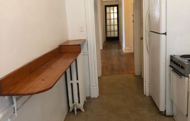 2 beds, 1 bath, $1,550, Unit Lower Flat