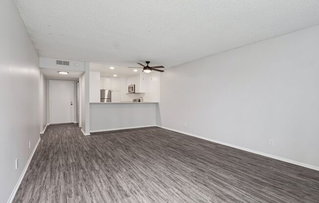 2 beds, 2 baths, 1,058 sqft, $2,598, Unit 4220.307