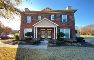 Introducing a charming townhouse in Virginia Beach!