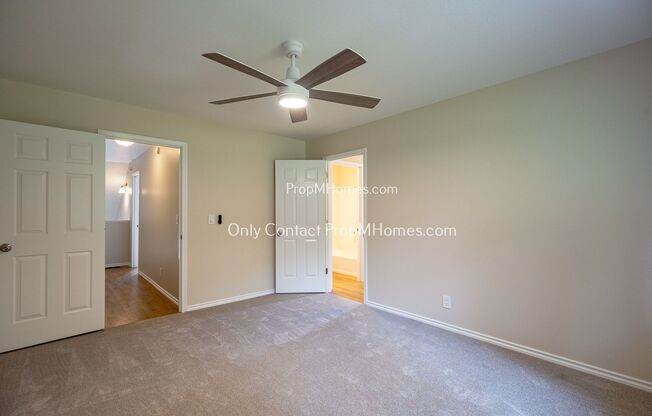 2 beds, 2.5 baths, $2,350, Unit 17920 Oatfield Road