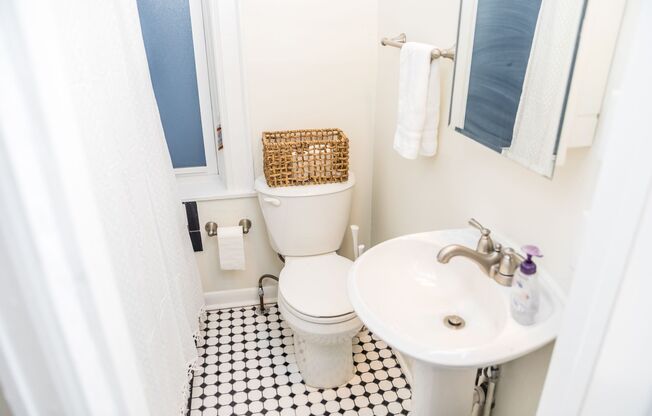 Studio, 1 bath, 500 sqft, $1,149, Unit 3