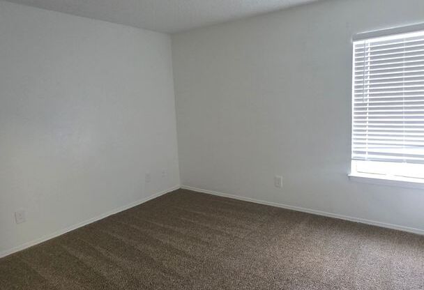 2 beds, 2 baths, 877 sqft, $1,299, Unit 0610