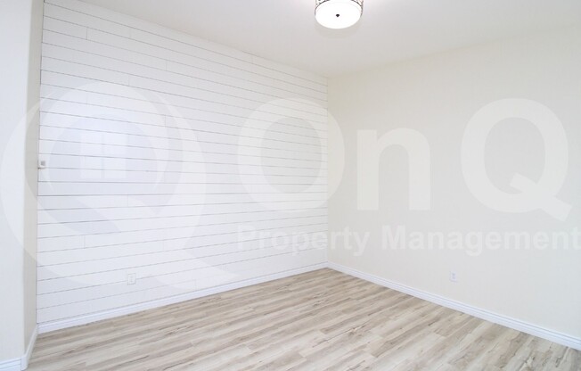 2451 E HONEYSUCKLE PL
