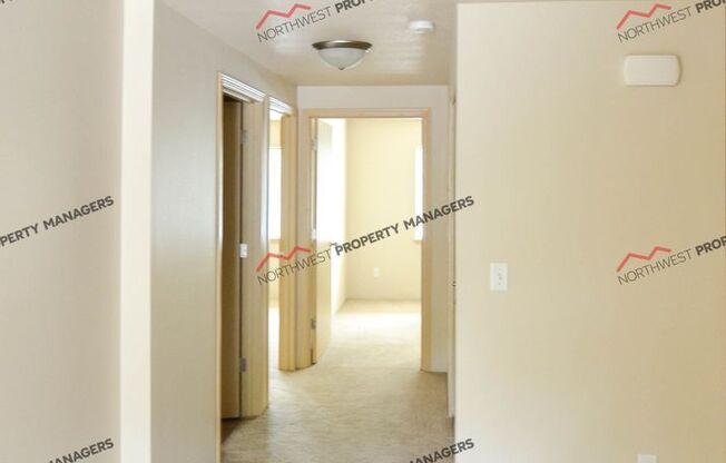 2 beds, 1 bath, 901 sqft, $1,450, Unit H-128