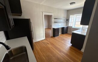 1 bed, 1 bath, 1,050 sqft, $1,200, Unit 1E