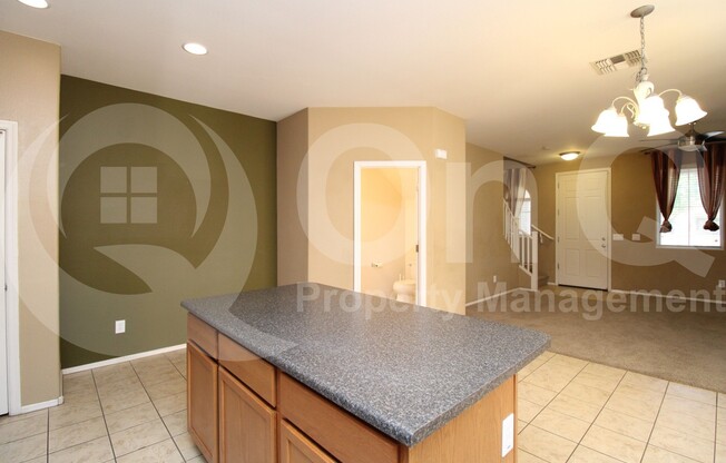 105 N 87 AVE