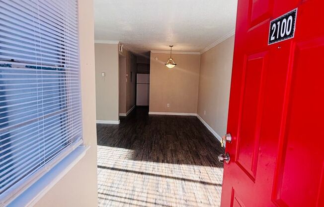 1 bed, 1 bath, 700 sqft, $1,250, Unit 2100