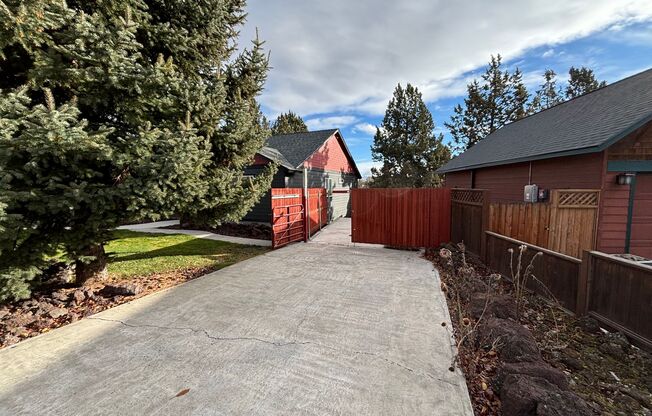 Redmond Home with Amazing Deck Views