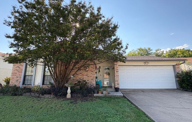 Great 3-bed 2-bath Home Birdville ISD *Newer Things Coming*