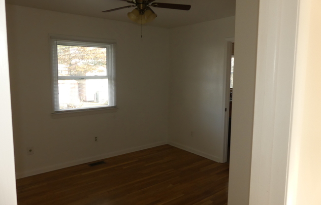 3 beds, 1 bath, $1,400