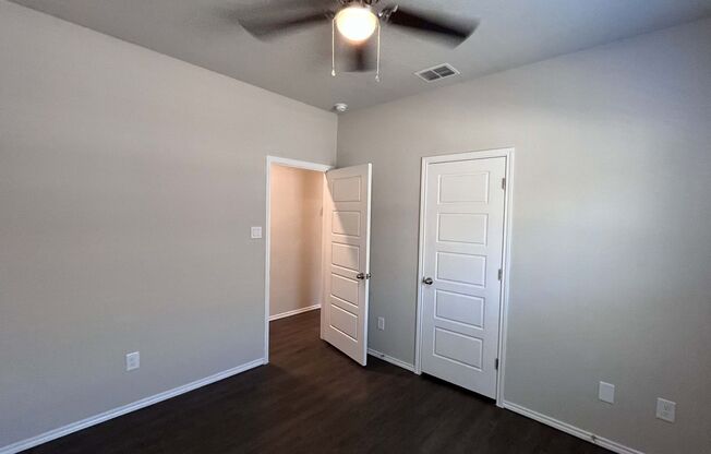 3 beds, 2 baths, $1,650, Unit 9306 Canyon Bend Unit 2