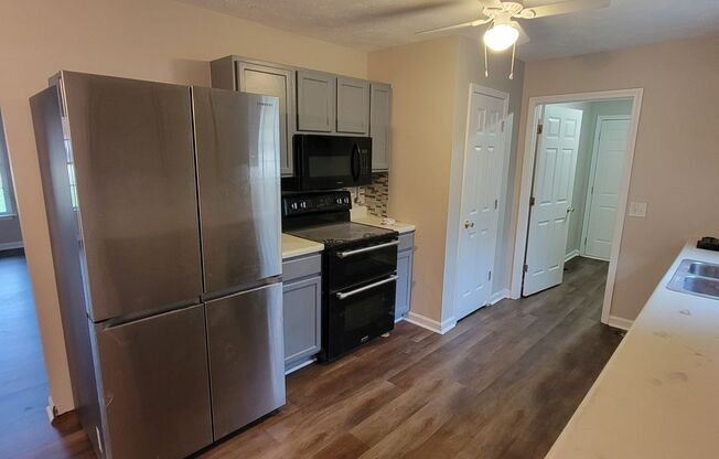 3 beds, 2 baths, $1,695