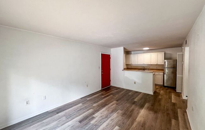 Campus Point E-1 - Pet Friendly!