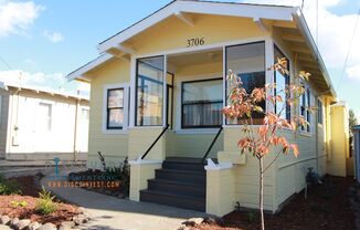 Laurel Heights One Bedroom Home with Bonus Room