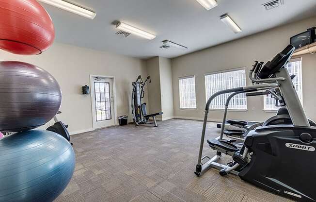 Fitness Center at FOREST CREEK APARTMENTS, Spokane, 99208