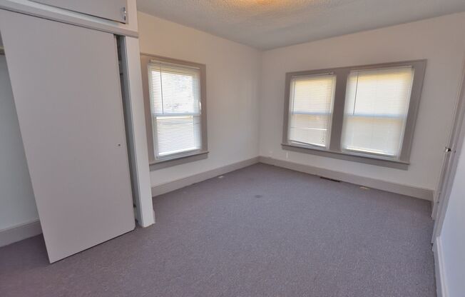 2 beds, 1 bath, $1,250