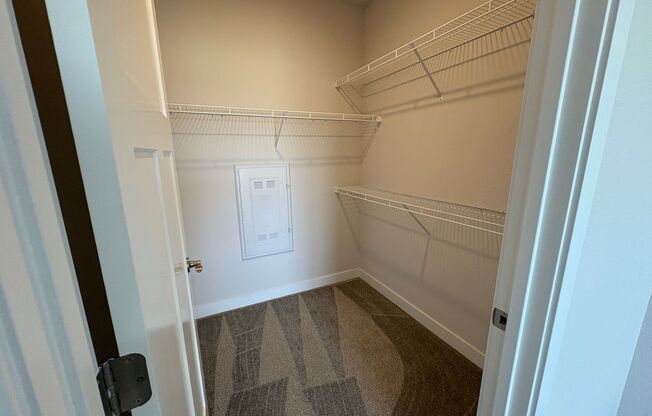 2 beds, 2 baths, 1,038 sqft, $1,895, Unit 4880-206