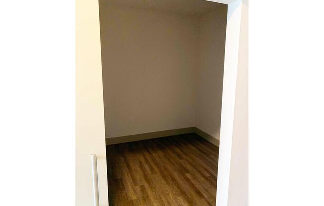 1 bed, 1 bath, 615 sqft, $1,595, Unit 3250-213