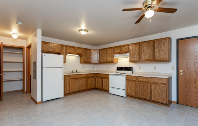 1 bed, 1 bath, 678 sqft, $949.99, Unit 5901-16