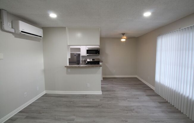 2 beds, 1 bath, 850 sqft, $2,375, Unit 7543-206