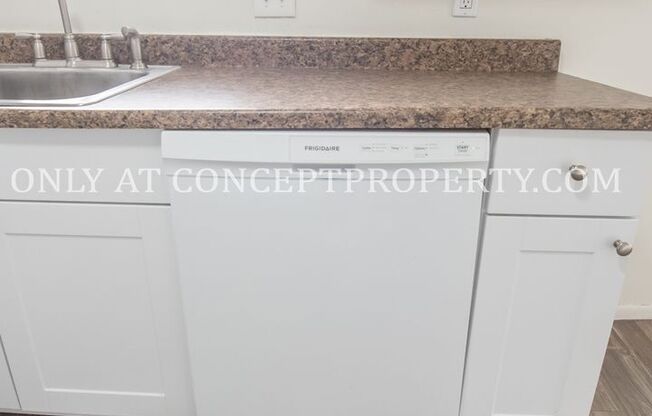 2 beds, 1.5 baths, 1,040 sqft, $1,249, Unit 17