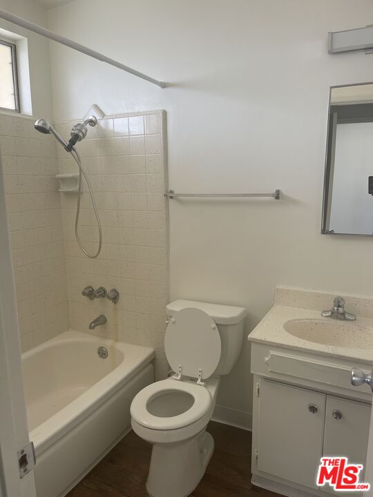 3686 S Centinela Ave