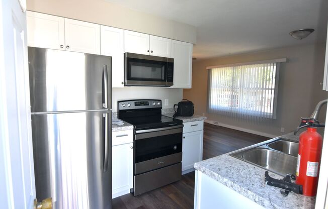 2 beds, 1 bath, 725 sqft, $945, Unit 410 1/2