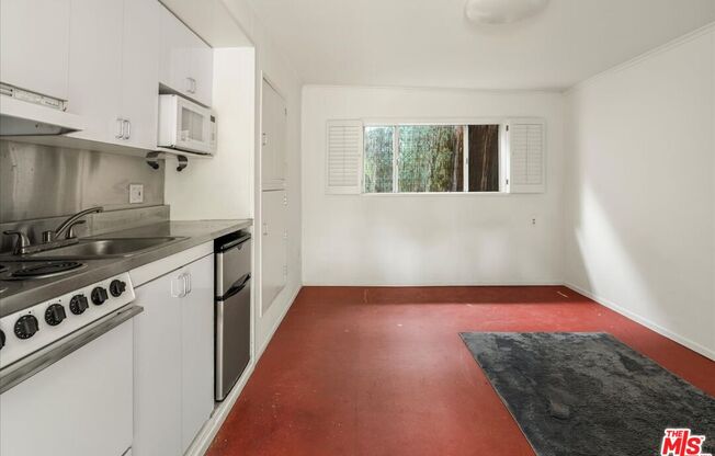 146 N GUNSTON DR