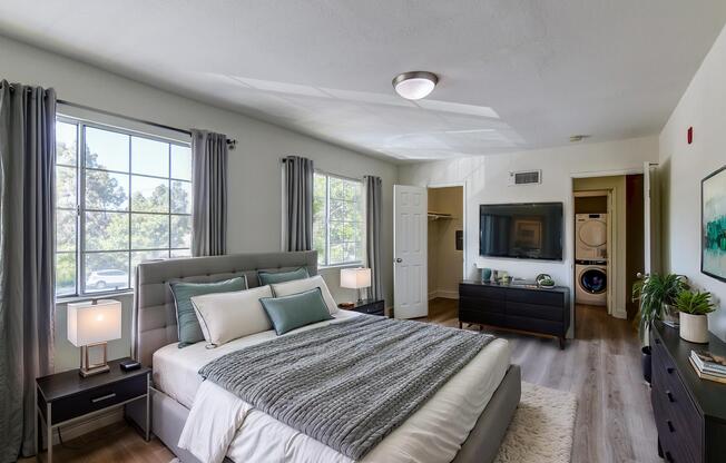 1 bed, 1 bath, 650 sqft, $2,678