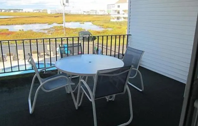 2 beds, 2 baths, 884 sqft, $2,975, Unit 493 Ocean Blvd, Unit 12