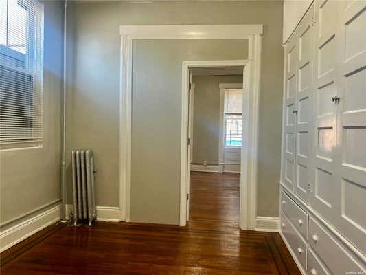 3 beds, 1 bath, 1,100 sqft, $2,900