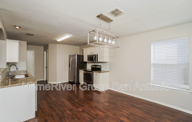 3611 DUNLAP FLDS