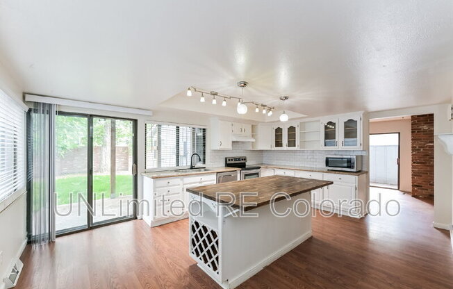 12132 E AMHERST CIR