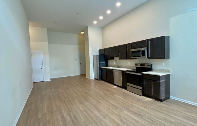 1 bed, 1 bath, 950 sqft, $1,400, Unit 417- Unit 201