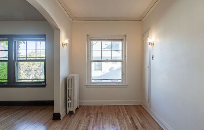 Studio, 1 bath, 450 sqft, $925, Unit 20-203