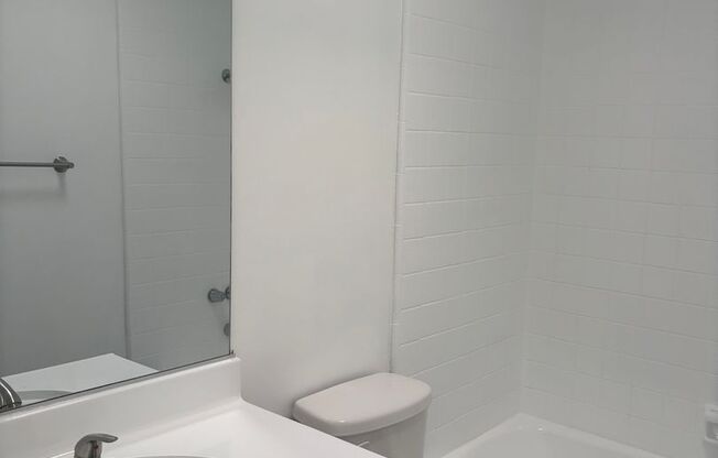 2 beds, 1 bath, $2,995, Unit 202