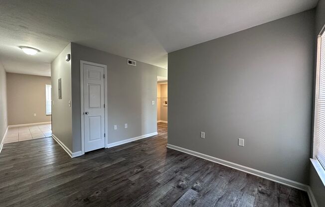 2 beds, 1 bath, 850 sqft, $1,298, Unit Sharp Lane-23