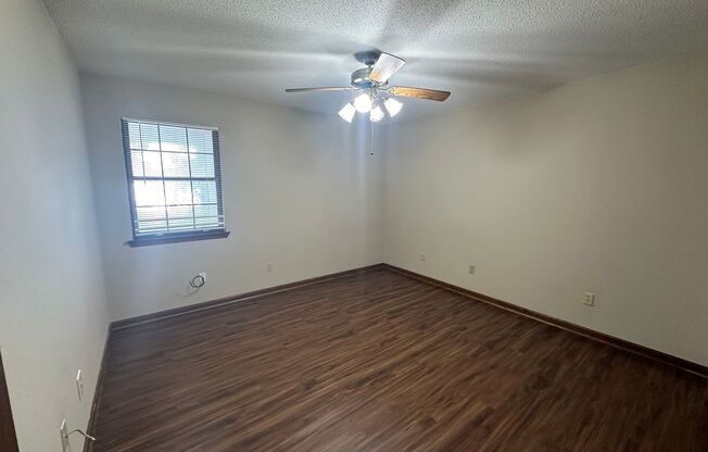 2 beds, 1 bath, $1,250