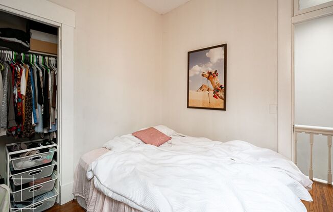 2 beds, 1 bath, $1,750, Unit 38 Hubbard Ave