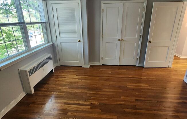 2 beds, 1 bath, 897 sqft, $2,265, Unit A-05