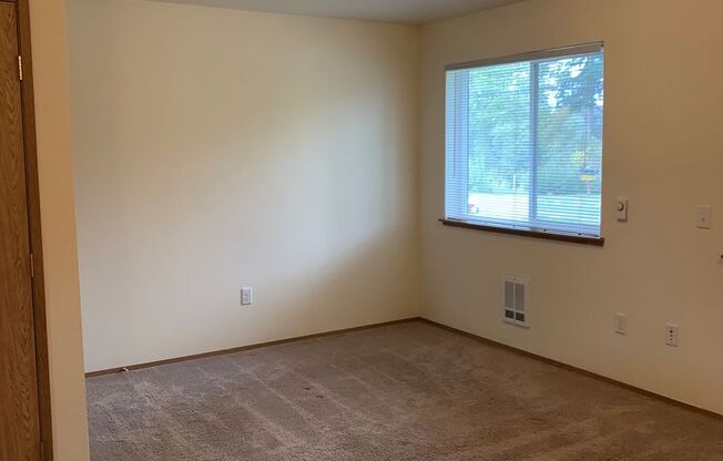 Studio, 1 bath, 468 sqft, $1,300, Unit 655-202