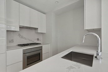 1 bed, 1 bath, 765 sqft, $5,800, Unit 1211