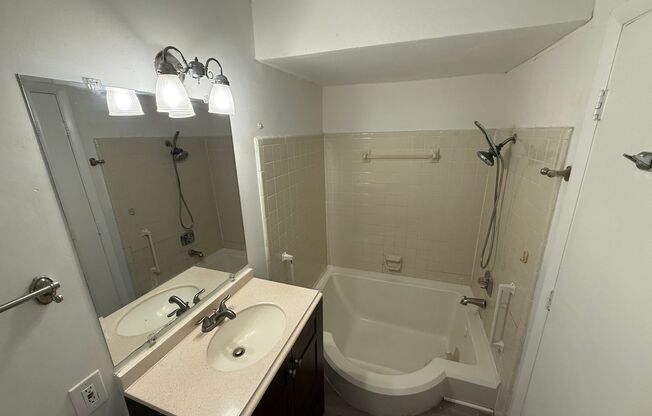2 beds, 1.5 baths, $1,400, Unit UNIT D