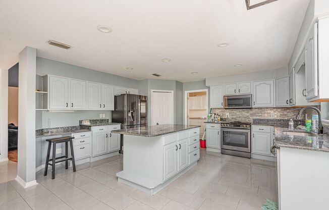 4100 Fox Hollow