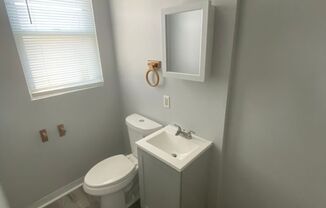 2 beds, 1 bath, $1,400, Unit Unit 8