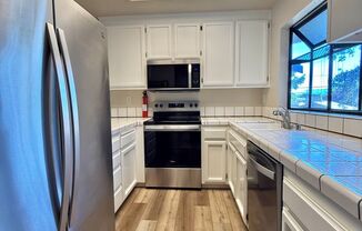 2BD/2BA Condo in Gated Community | Private Balcony | Updated Interior - Santa Clara